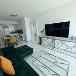 Infinite Sea View - Harbour Luxury 106 *