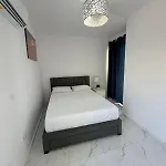 Infinite Sea View - Harbour Luxury 106 Apartment