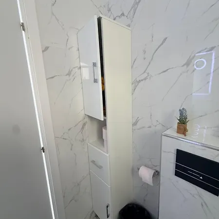 Apartament Infinite Sea View - Harbour Luxury 106 *