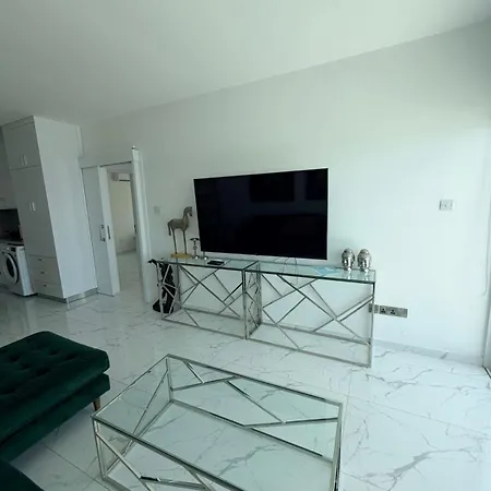 Apartament Infinite Sea View - Harbour Luxury 106 *