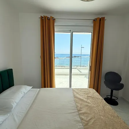 Signature Infinite Sea View - Harbour Luxury 106 Apartamento Paphos