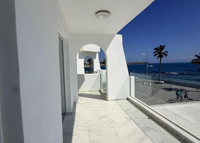 Infinite Sea View - Harbour Luxury 106 *